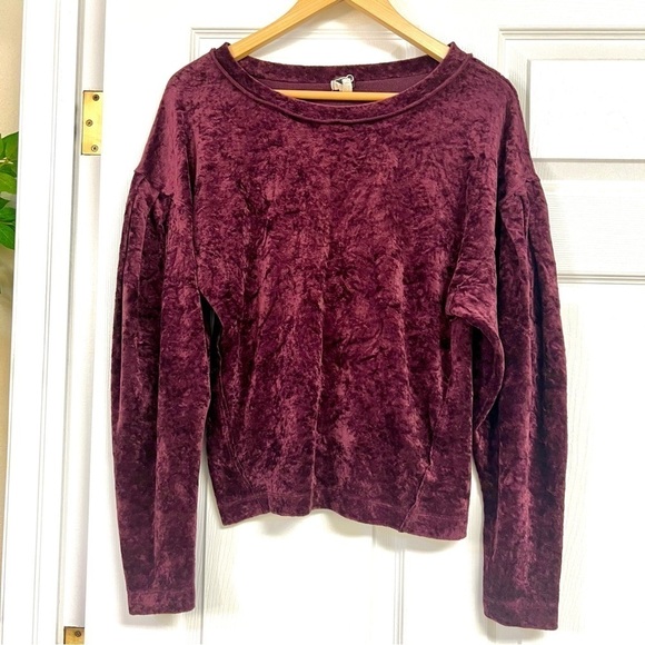 Free People Milan Crushed burned Velvet boho soft sweatshirt Burgundy size XS - Picture 2 of 10